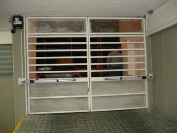 Puertas abatibles hacia adentro - Automatiza